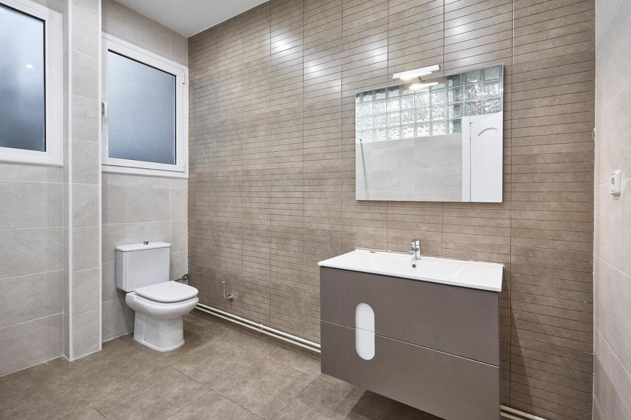 Bbarcelona Apartments Gaudi Avenue Flats Bagian luar foto